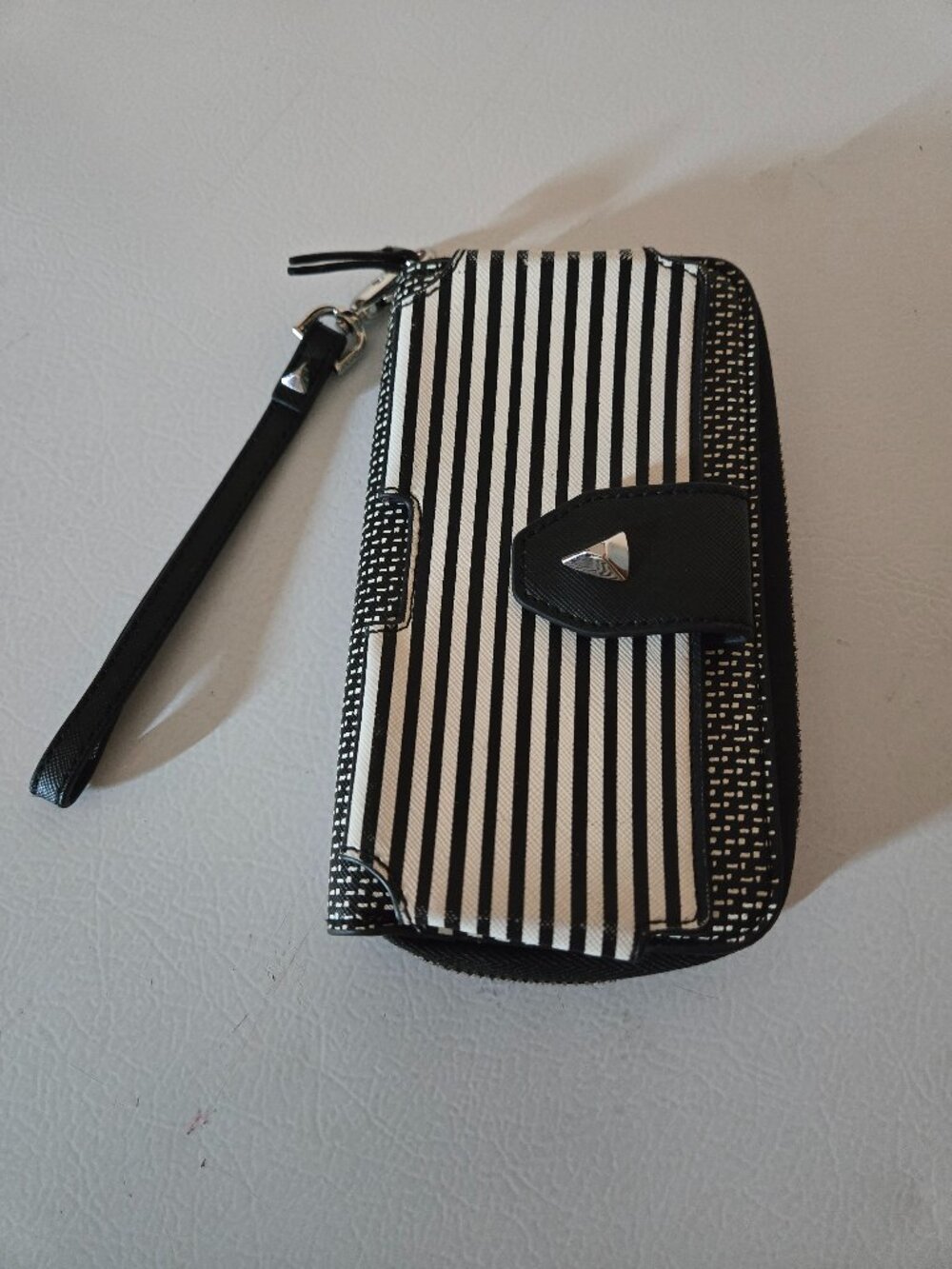 Stella & Dot Wallet w/ Wrist Strap